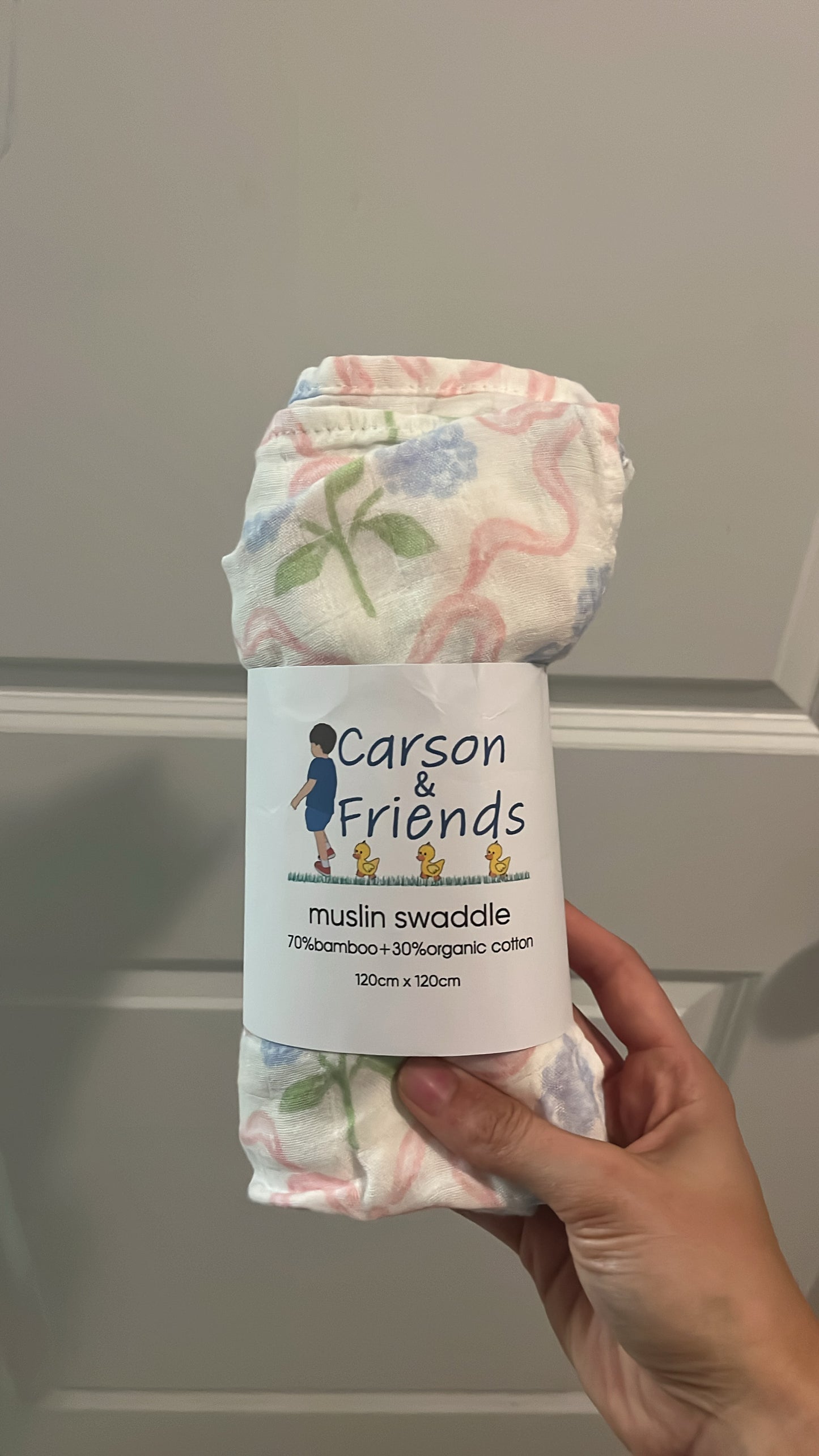 Carson and Friends Organic Muslin Cotton/Bamboo Swaddle- Hydrangea Bow Trellis